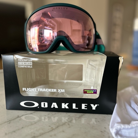 Oakley Camo Ski Goggles with Pink Lenses - Picture 1 of 5